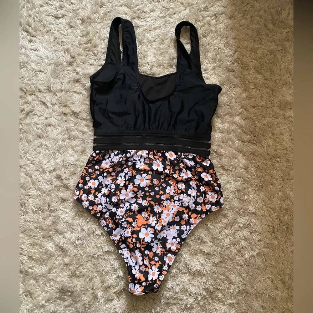 SHEIN One piece swimsuit - Picture 8 of 10